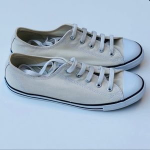 Cream converse all star size 8